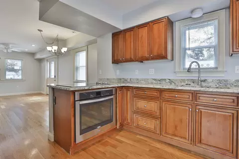 Kitchen - 6 Pranker Rd, Saugus, MA 01906 photo 7 of 8