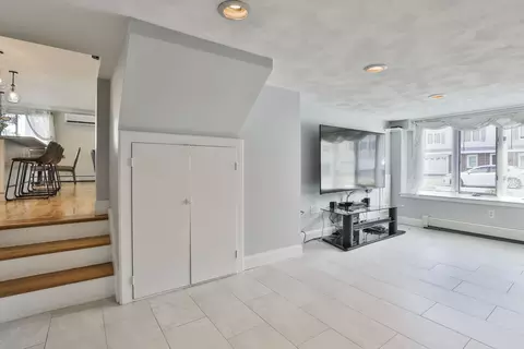Living - 6 Pranker Rd, Saugus, MA 01906 photo 4 of 5