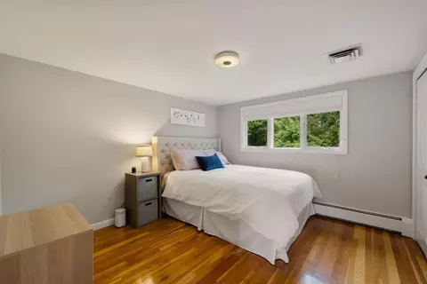 Bedroom - 52 Damon Rd, Needham, MA 02494 photo 4 of 4