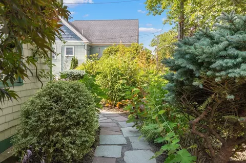 Exterior - 17 Sutton Ave, Salem, MA 01970 photo 7 of 10