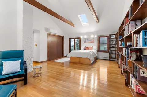 Bedroom - 17 Sutton Ave, Salem, MA 01970 photo 2 of 7