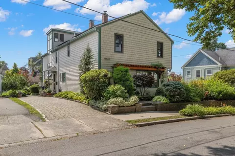 Exterior - 17 Sutton Ave, Salem, MA 01970 photo 5 of 10