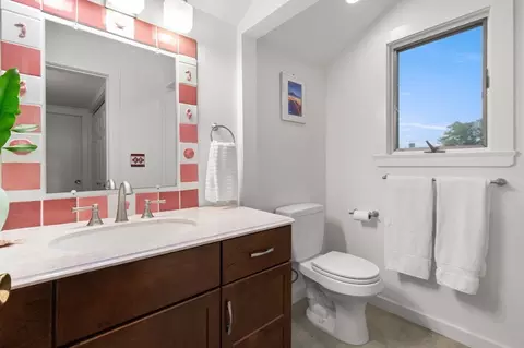 Bath - 17 Sutton Ave, Salem, MA 01970 photo 4 of 4
