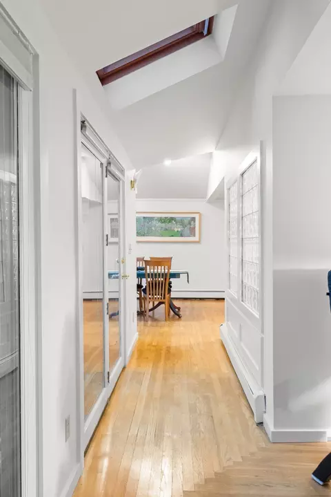 Entry Way - 17 Sutton Ave, Salem, MA 01970 photo 2 of 4