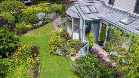 Exterior - 17 Sutton Ave, Salem, MA 01970 photo 6 of 10