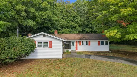 32 Curwen Rd, Peabody, MA 01960