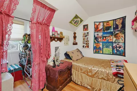 Bedroom - 1550-1552 Main St, Worcester, MA 01603 photo 8 of 11