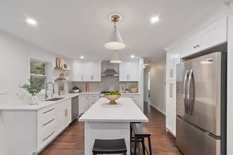 16 Bowl Rd, Chelmsford, MA 01824
