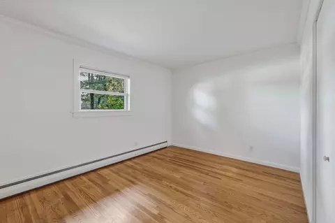 Bedroom - 34 Skyridge Ln, Springfield, MA 01128 photo 4 of 5