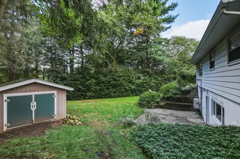 Exterior - 34 Skyridge Ln, Springfield, MA 01128 photo 7 of 12