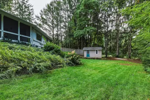 Exterior - 34 Skyridge Ln, Springfield, MA 01128 photo 10 of 12