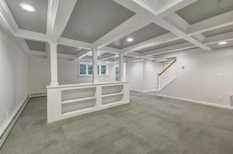 Living - 34 Skyridge Ln, Springfield, MA 01128 photo 9 of 9