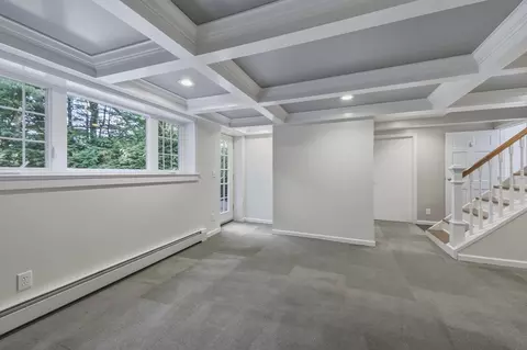 Living - 34 Skyridge Ln, Springfield, MA 01128 photo 6 of 9