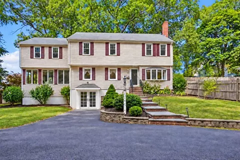 25 Evelyn Pl, Quincy, MA 02171