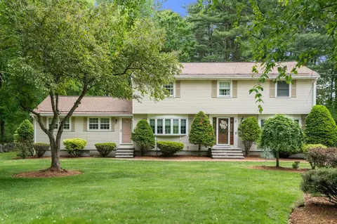 11 Summit Rd, Southborough, MA 01772