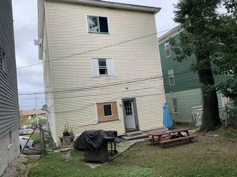 Exterior - 4 Mott St, Worcester, MA 01604 photo 3 of 4