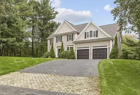 3 Trappers Path, Lakeville, MA 02347