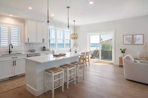 504 N End Blvd #H, Salisbury, MA 01952