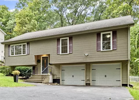 Exterior - 17 Teddy Rd, Worcester, MA 01603 photo 4 of 4