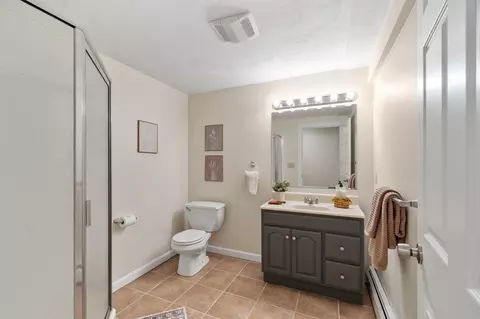 Bath - 17 Teddy Rd, Worcester, MA 01603 photo 4 of 4