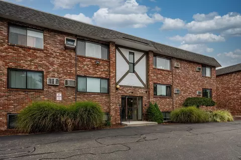 43 Mccormick Ter #53, Stoughton, MA 02072
