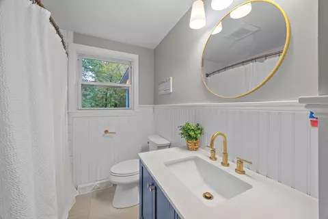 Bath - 7 Edith Rd, Hudson, MA 01749 photo 1 of 4