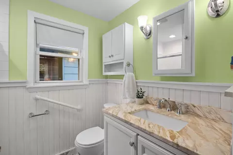 Bath - 7 Edith Rd, Hudson, MA 01749 photo 3 of 4