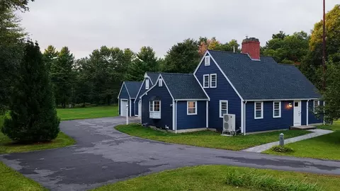 76 Fairview Ave, Rehoboth, MA 02769