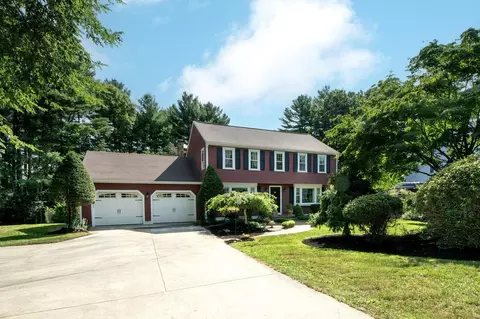 263 Edgewater Dr, Pembroke, MA 02359