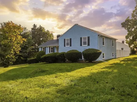 49 Anvil St, Feeding Hills, MA 01030