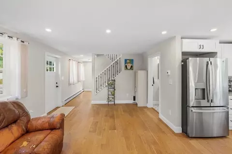 Entry Way - 28 Ash St, Webster, MA 01570 photo 2 of 6