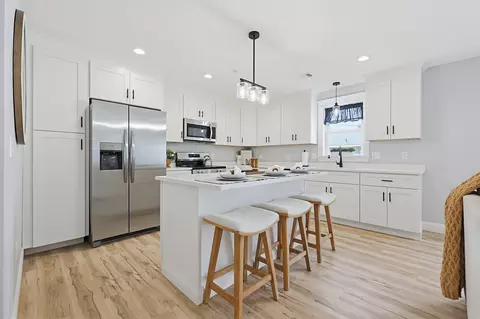 321 Winthrop St #102, Taunton, MA 02780