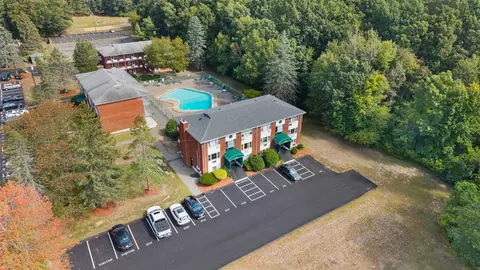 e2 Colonial Drive #4, Andover, MA 01810