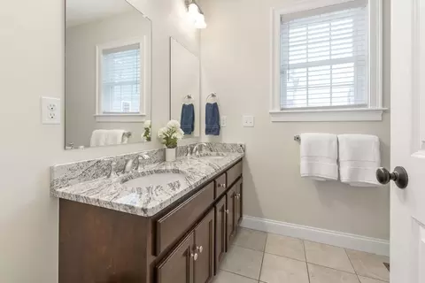 Bath - 57 Oak St #57, Needham, MA 02492 photo 1 of 3