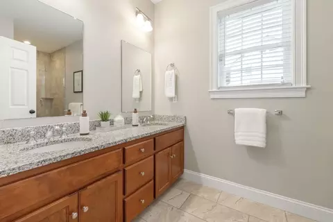 Bath - 57 Oak St #57, Needham, MA 02492 photo 3 of 3