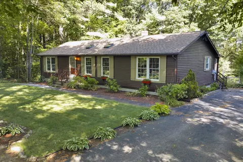 139 Podunk Rd, Sturbridge, MA 01566