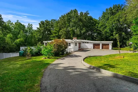 42 Farview Ave, Shrewsbury, MA 01545