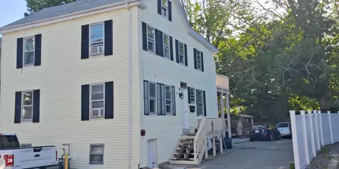 90 School, Taunton, MA 02780
