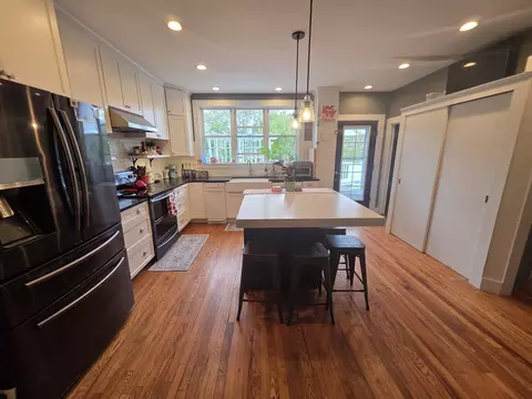 86 Main St, Monson, MA 01057