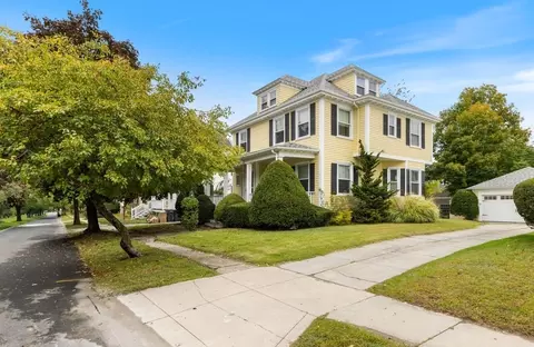 20 Lexington Ave, Haverhill, MA 01835