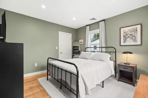 Bedroom - 15 Millbrook Rd, Beverly, MA 01915 photo 5 of 8