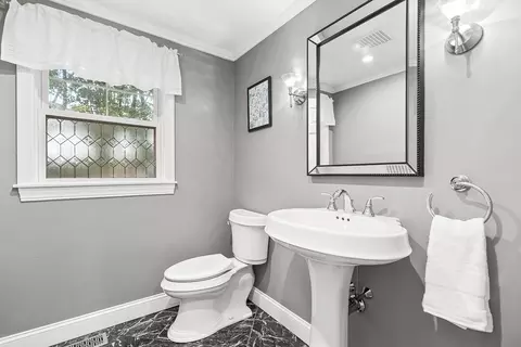 Bath - 15 Millbrook Rd, Beverly, MA 01915 photo 1 of 3
