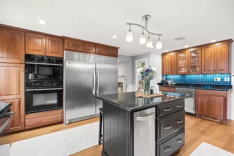 Kitchen - 15 Millbrook Rd, Beverly, MA 01915 photo 5 of 6