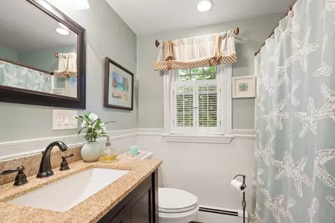 Bath - 70 Longview Rd, Reading, MA 01867 photo 3 of 3