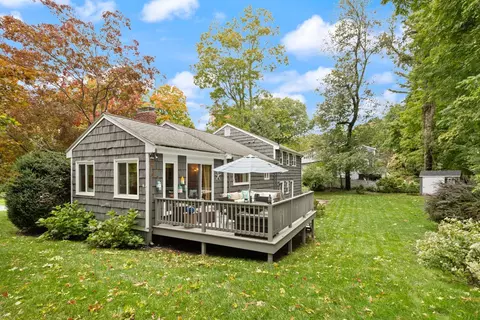Exterior - 70 Longview Rd, Reading, MA 01867 photo 5 of 6