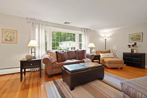 Living - 70 Longview Rd, Reading, MA 01867 photo 4 of 8