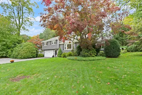 Exterior - 70 Longview Rd, Reading, MA 01867 photo 3 of 6