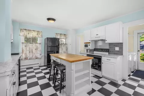 Kitchen - 340 Main St #1, Centerville, MA 02632 photo 4 of 5
