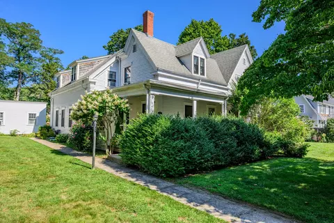 Exterior - 340 Main St #1, Centerville, MA 02632 photo 2 of 15
