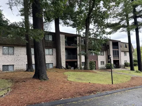4 Greenbriar Dr #102, North Reading, MA 01864